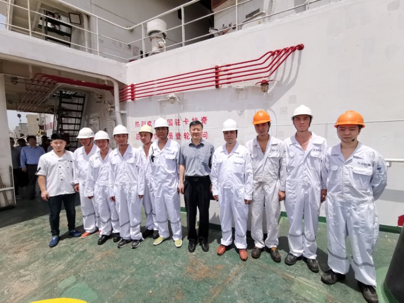 “祝你們節(jié)日快樂！”